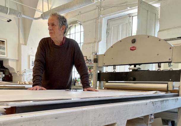 Tom Blaess in seinem Printshop in Bern