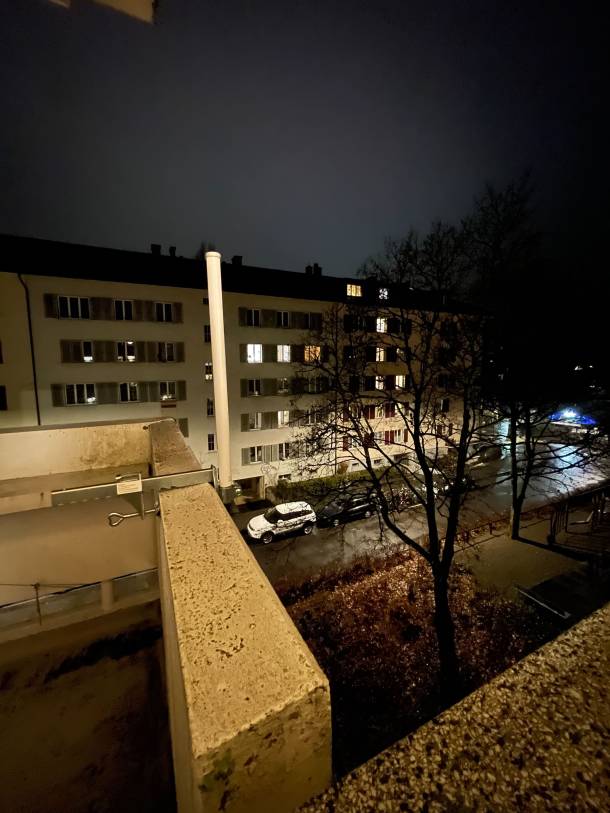 Antenna on a balcony