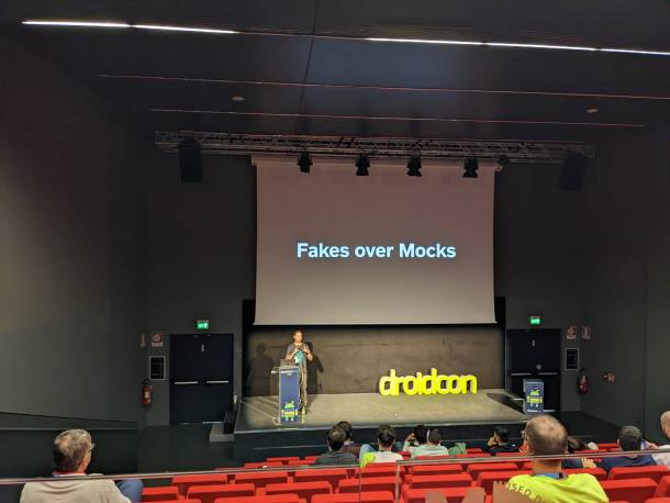 Egor Andreevich auf der droidcon Bühne