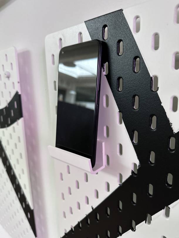 Phone dans son support sur le nouveau Device Wall